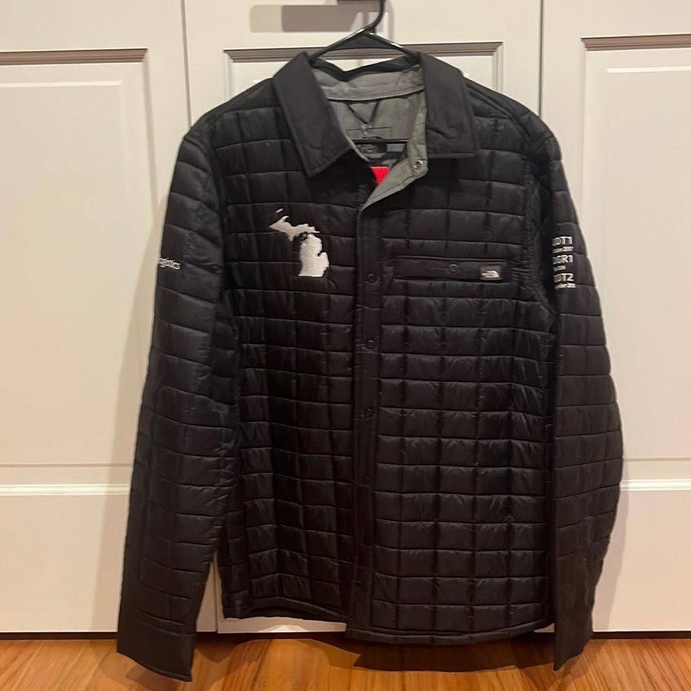 NWT north face Amazon logisitics Michigan thermo ball jacket size medium black